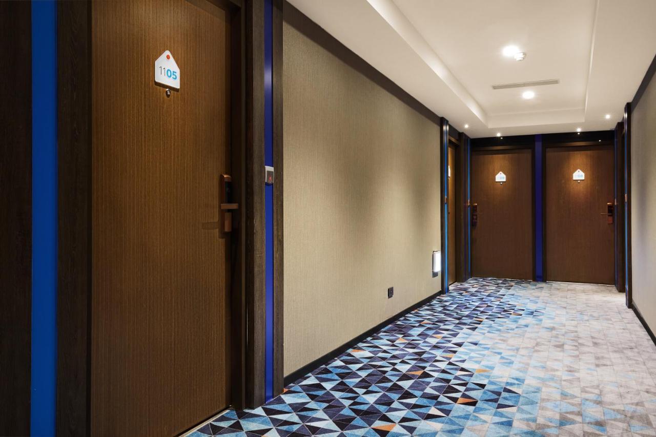 Holiday Inn Express Kaohsiung Love River By Ihg Exterior foto
