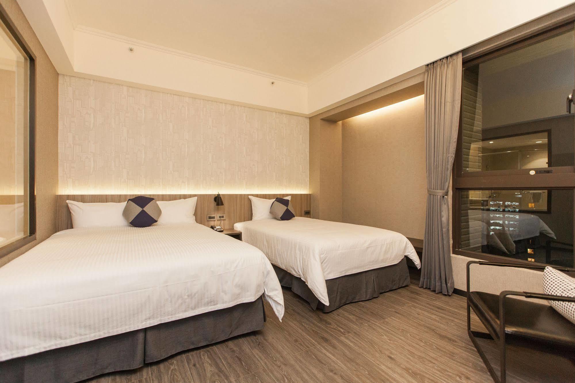 Holiday Inn Express Kaohsiung Love River By Ihg Exterior foto